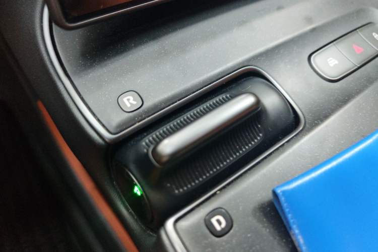 Used Nio ET5 2022 75 kWh Gear Lever