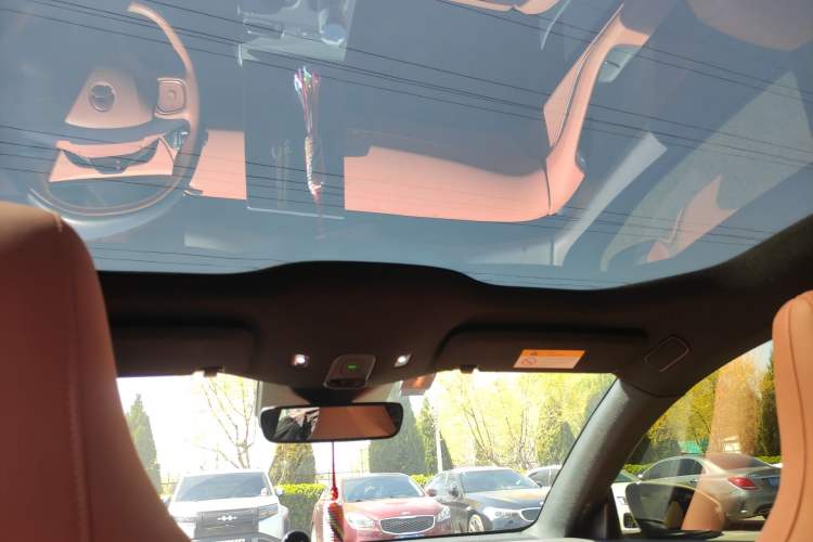 Used Nio ET5 2022 75 kWh Headliner