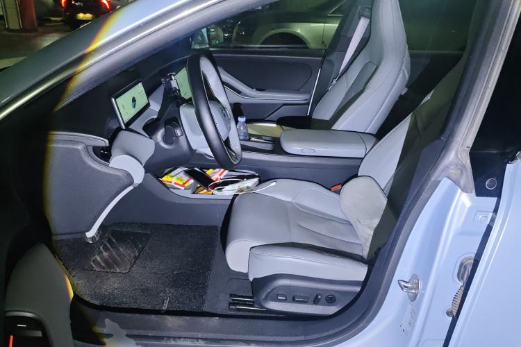 Used Nio ET5 2022 75 kWh Left Front Seat