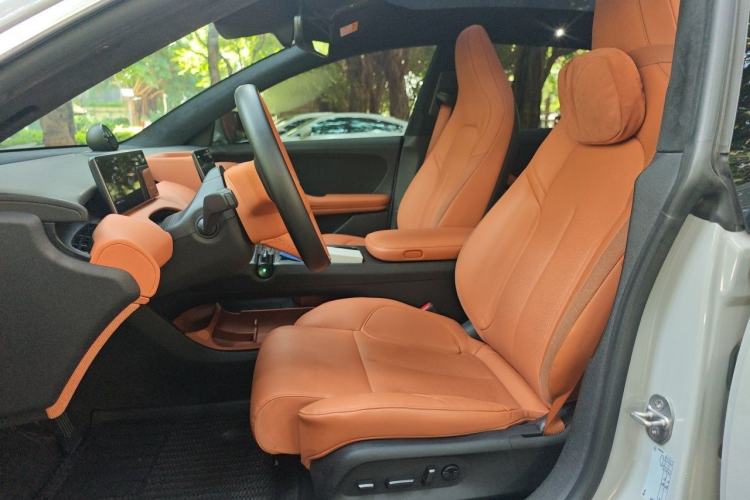 Used Nio ET5 2022 75 kWh Left Front Seat
