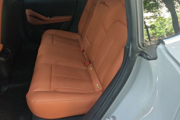 Used Nio ET5 2022 75 kWh Left Rear Seat