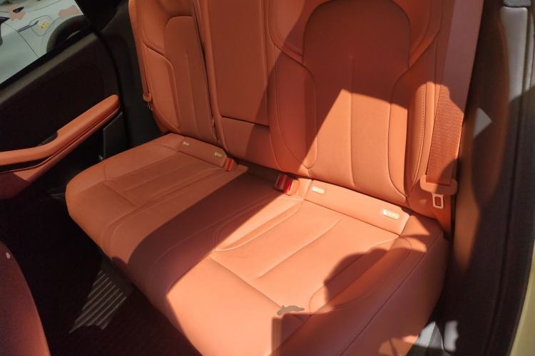 Used Nio ET5 2022 75 kWh Left Rear Seat