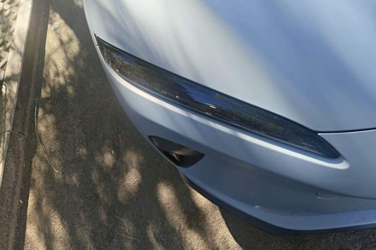 Used Nio ET5 2022 75 kWh Right Front Headlight