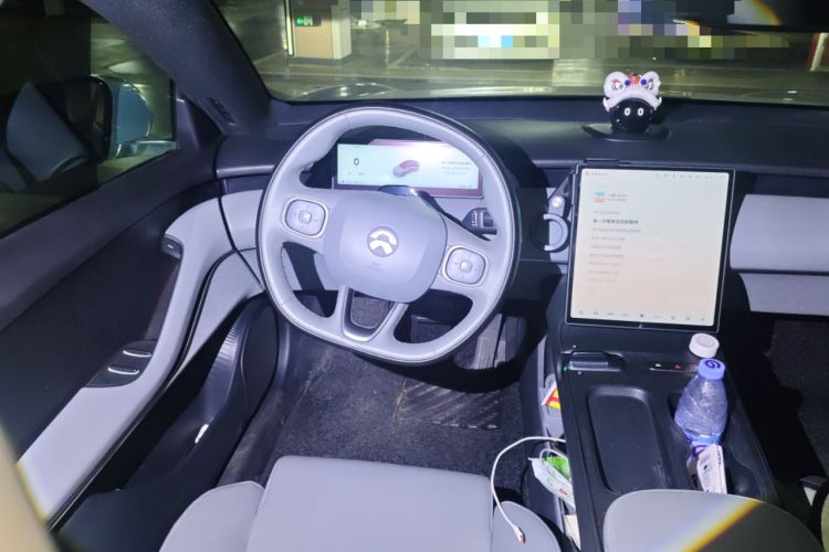 Used Nio ET5 2022 75 kWh Steering Wheel