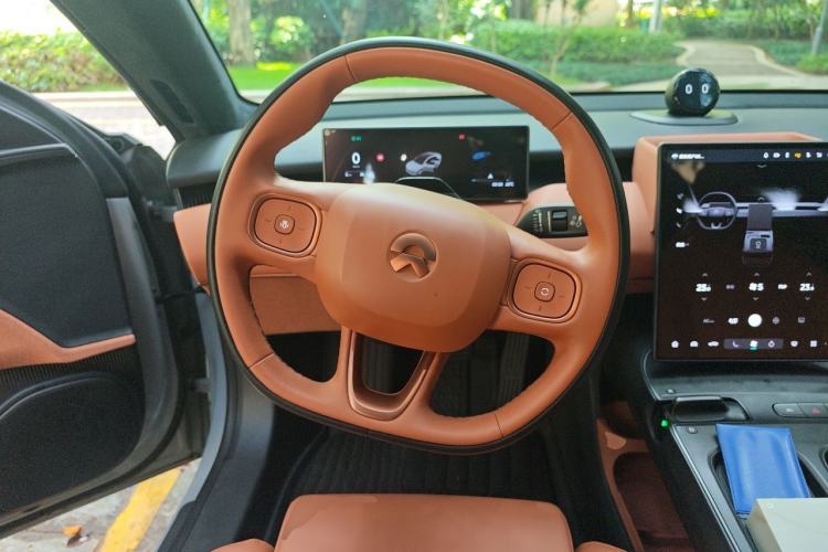 Used Nio ET5 2022 75 kWh Steering Wheel