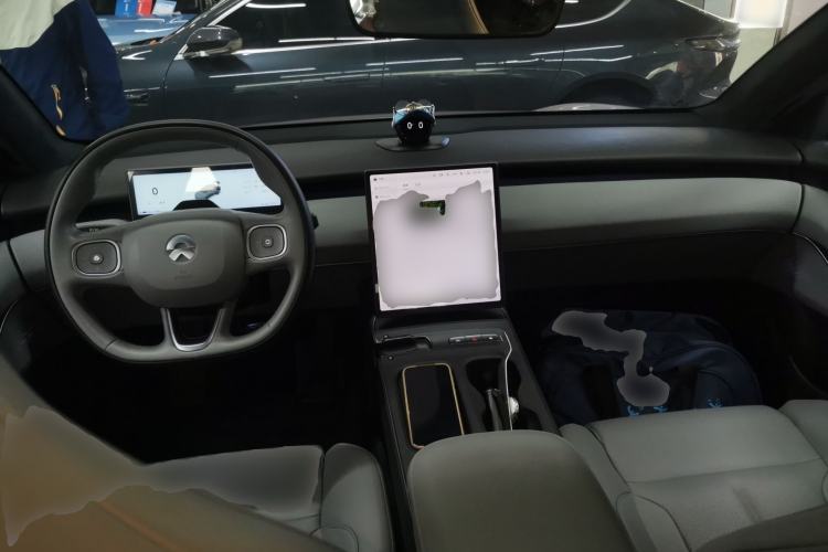 Used Nio ET5 2022 75 kWh Center Console