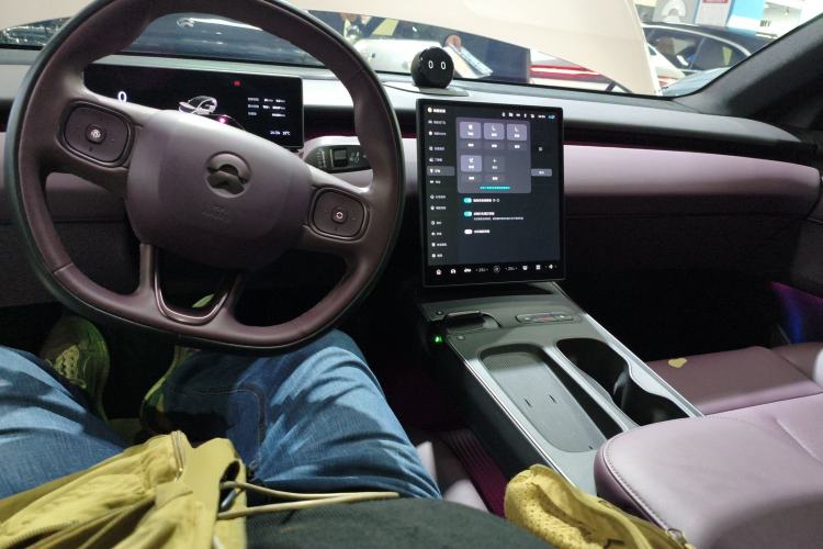 Used Nio ET5 2022 75 kWh Center Console