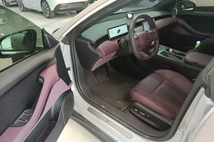 Used Nio ET5 2022 75 kWh Driver Seat