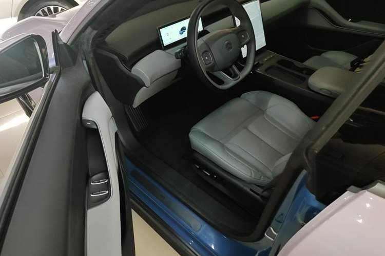Used Nio ET5 2022 75 kWh Driver Seat