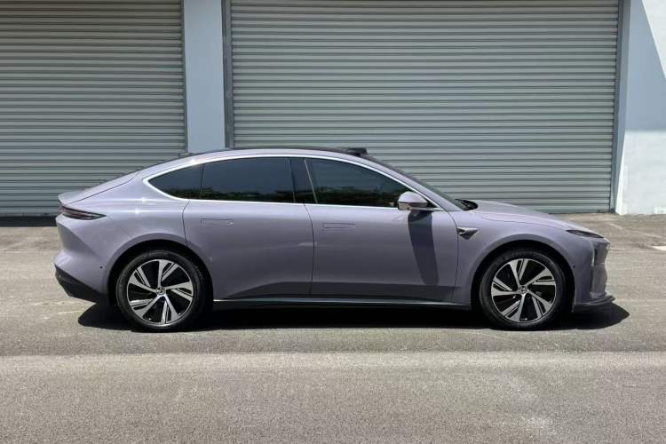 Used Nio ET5 2022 75 kWh Exterior 7