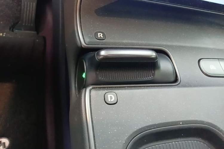 Used Nio ET5 2022 75 kWh Gear Lever