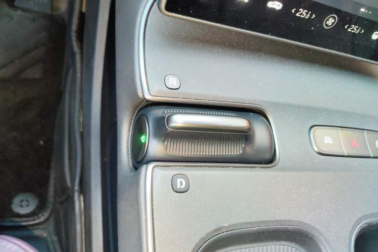 Used Nio ET5 2022 75 kWh Gear Lever