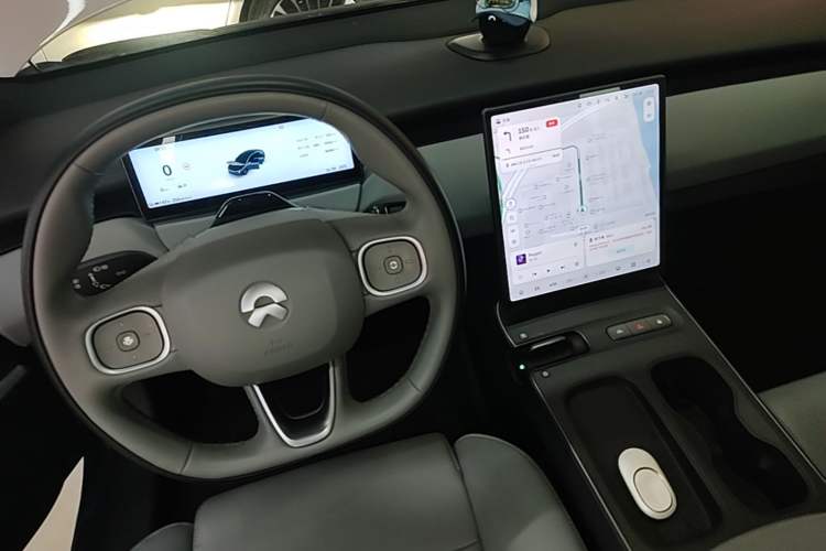 Used Nio ET5 2022 75 kWh Gear Lever