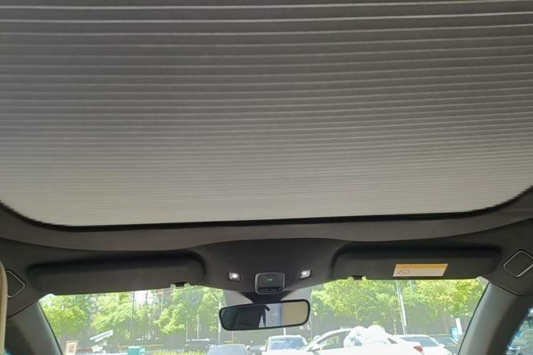 Used Nio ET5 2022 75 kWh Headliner