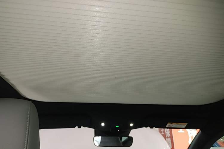 Used Nio ET5 2022 75 kWh Headliner