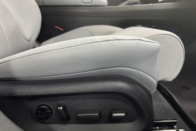 Used Nio ET5 2022 75 kWh Interior 10