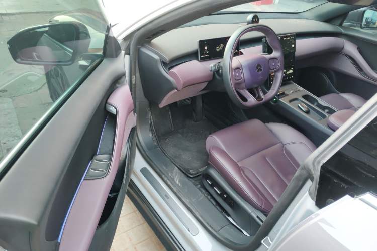 Used Nio ET5 2022 75 kWh Interior 3