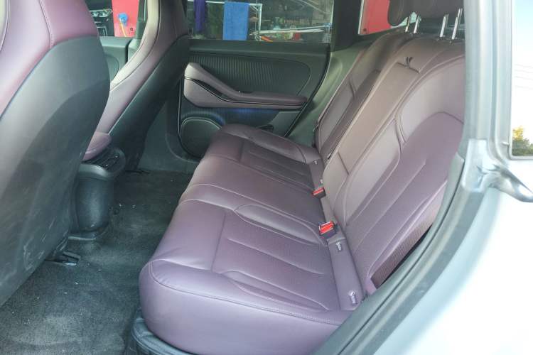 Used Nio ET5 2022 75 kWh Interior 4