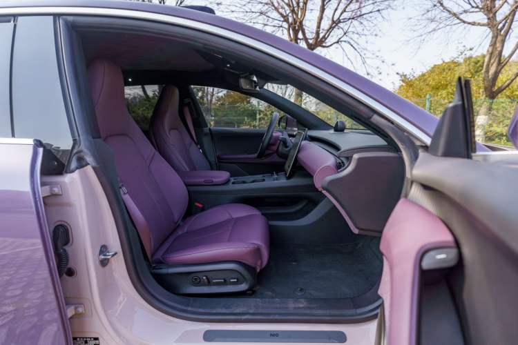 Used Nio ET5 2022 75 kWh Interior 6