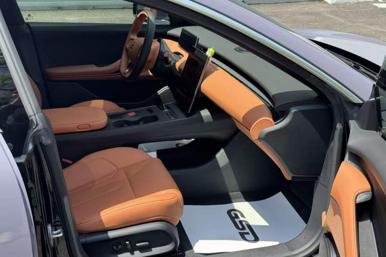 Used Nio ET5 2022 75 kWh Interior 7