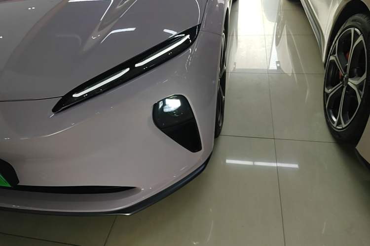 Used Nio ET5 2022 75 kWh Left Front Headlight
