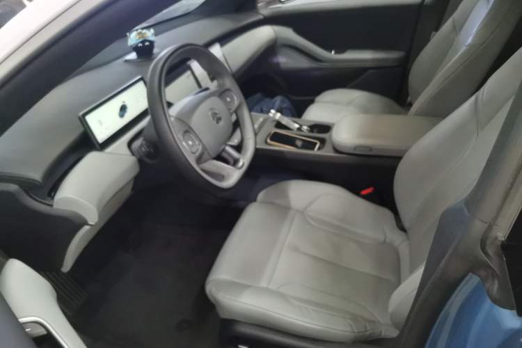 Used Nio ET5 2022 75 kWh Left Front Seat