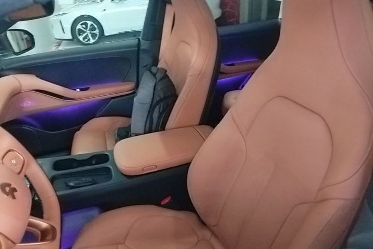 Used Nio ET5 2022 75 kWh Left Front Seat