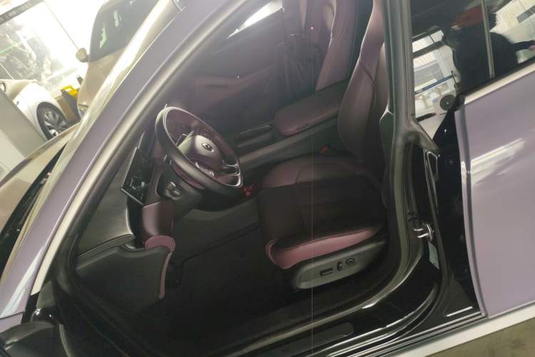 Used Nio ET5 2022 75 kWh Left Front Seat
