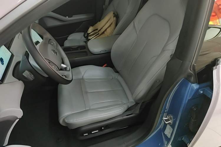 Used Nio ET5 2022 75 kWh Left Front Seat