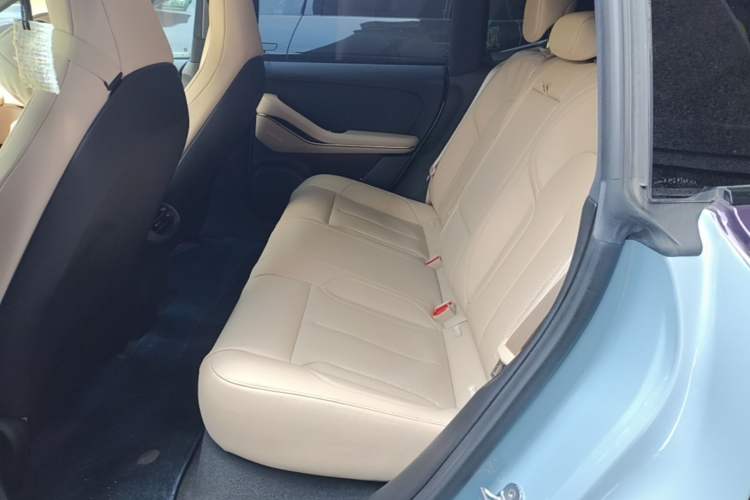 Used Nio ET5 2022 75 kWh Left Rear Seat