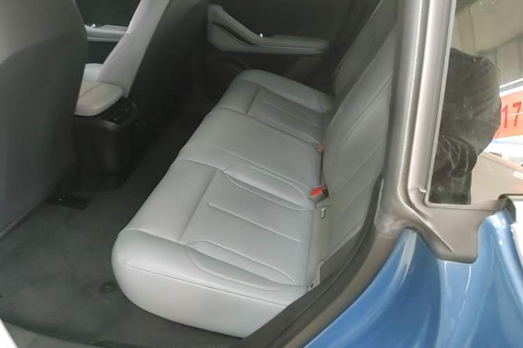 Used Nio ET5 2022 75 kWh Left Rear Seat