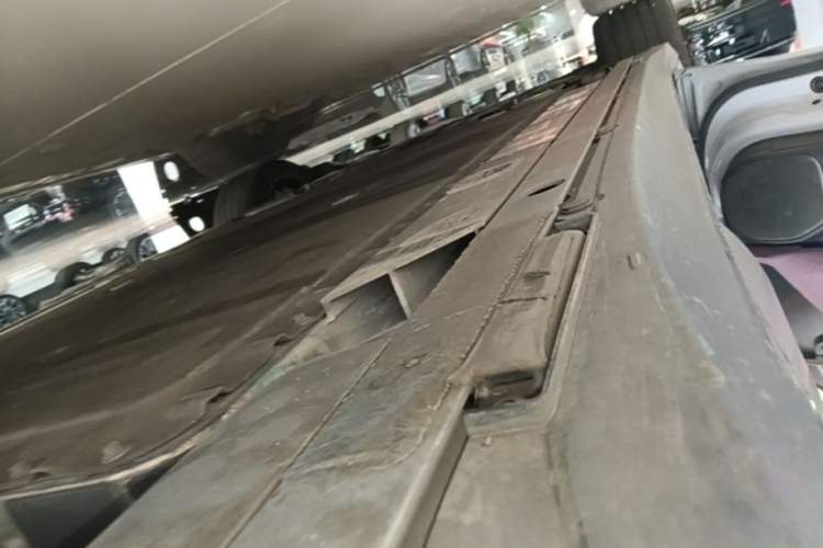 Used Nio ET5 2022 75 kWh Left Side Sill