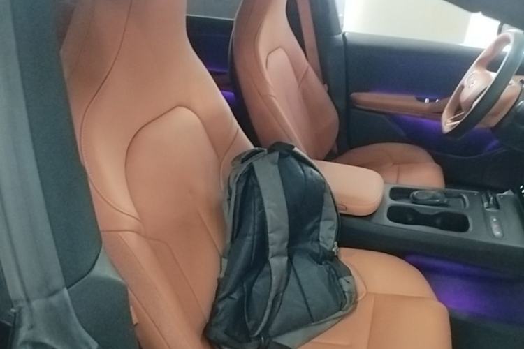Used Nio ET5 2022 75 kWh Right Front Seat