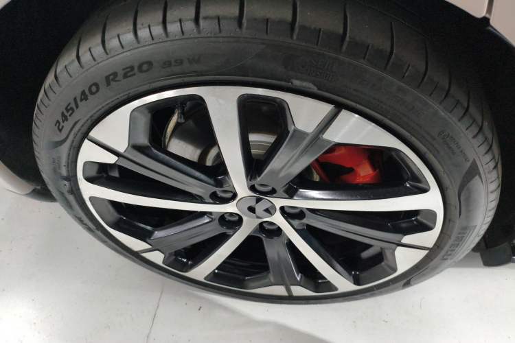 Used Nio ET5 2022 75 kWh Right Rear Wheel Hub