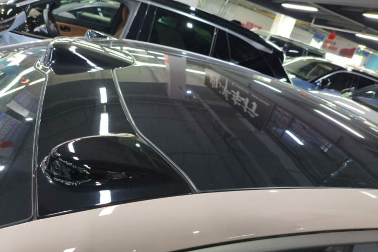 Used Nio ET5 2022 75 kWh Roof