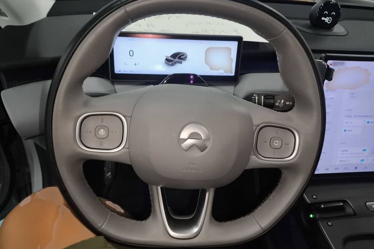 Used Nio ET5 2022 75 kWh Steering Wheel