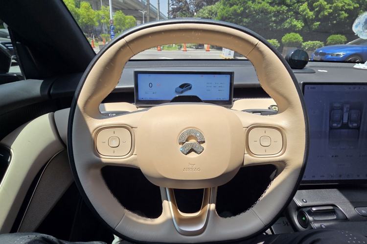 Used Nio ET5 2022 75 kWh Steering Wheel