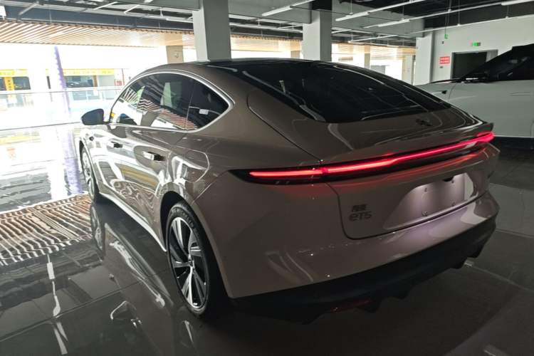 Used Nio ET5 2022 75 kWh Rear Left 45 Deg