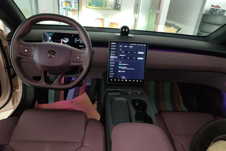 Used Nio ET5 2022 75 kWh Center Console