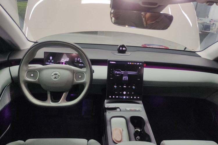 Used Nio ET5 2022 75 kWh Center Console