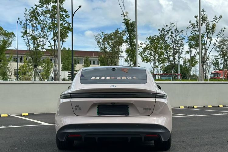 Used Nio ET5 2022 75 kWh Exterior 1