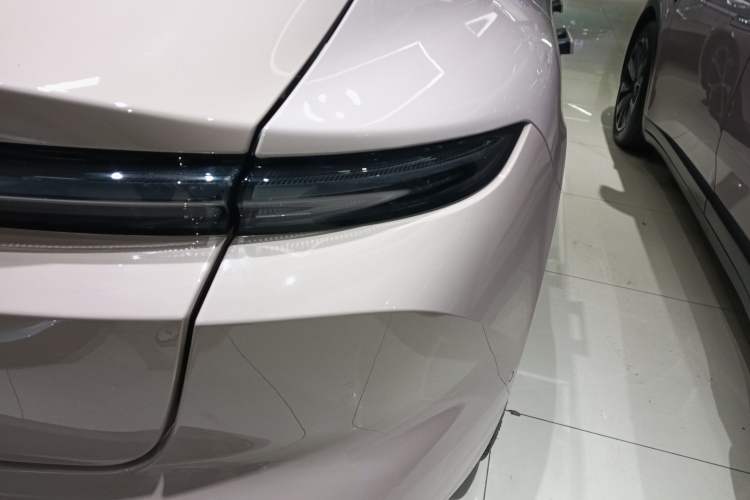 Used Nio ET5 2022 75 kWh Exterior 1