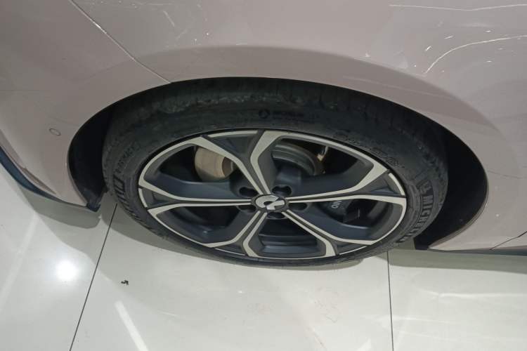 Used Nio ET5 2022 75 kWh Exterior 2