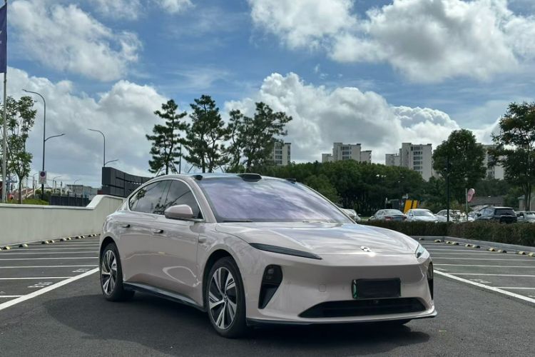 Used Nio ET5 2022 75 kWh Exterior 3