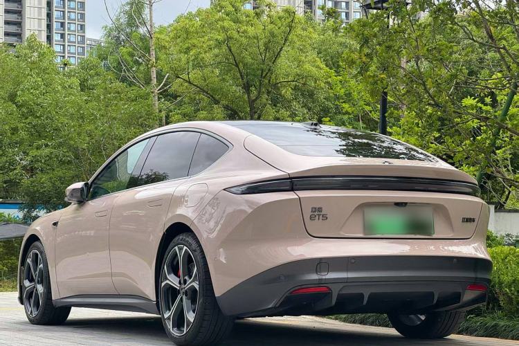 Used Nio ET5 2022 75 kWh Exterior 3