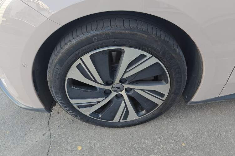 Used Nio ET5 2022 75 kWh Exterior 3