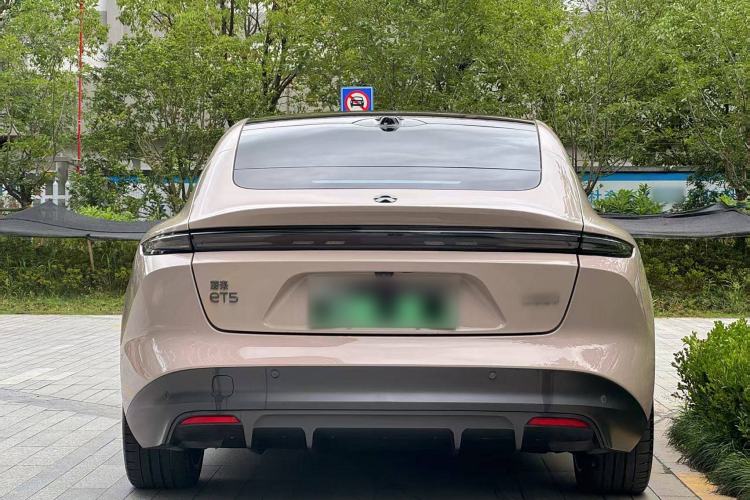 Used Nio ET5 2022 75 kWh Exterior 4