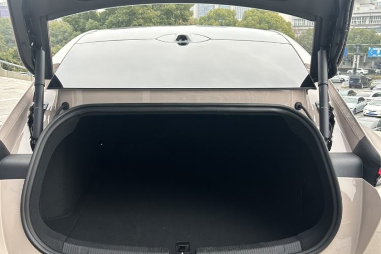 Used Nio ET5 2022 75 kWh Exterior 4
