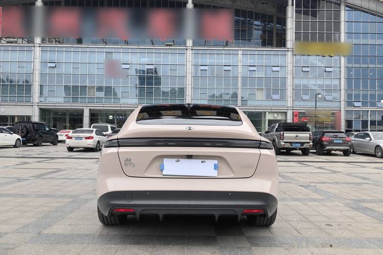Used Nio ET5 2022 75 kWh Exterior 4