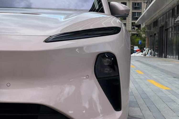 Used Nio ET5 2022 75 kWh Exterior 5